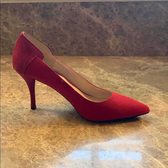 Nine West red color shoes. - Picture 5 of 7